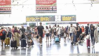 Los viajes en tren entre Alicante y Barcelona resisten pese a las obras del Corredor Mediterráneo