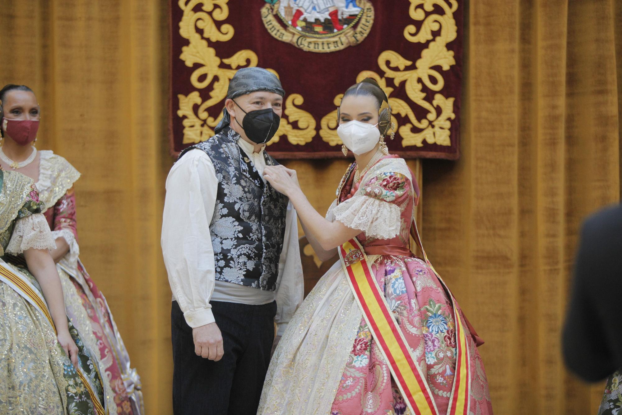 Imposición de "Bunyols de Brillants" a las fallas de Pla del Reial-Benimaclet