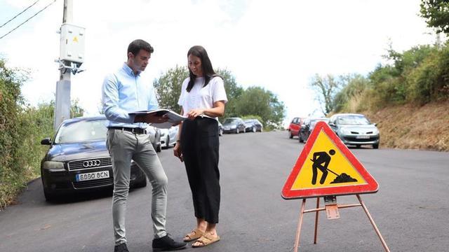 Gonzalo Louzao, en una de las pistas ya finalizadas, en la parrroquia de Oca. | CEDIDA
