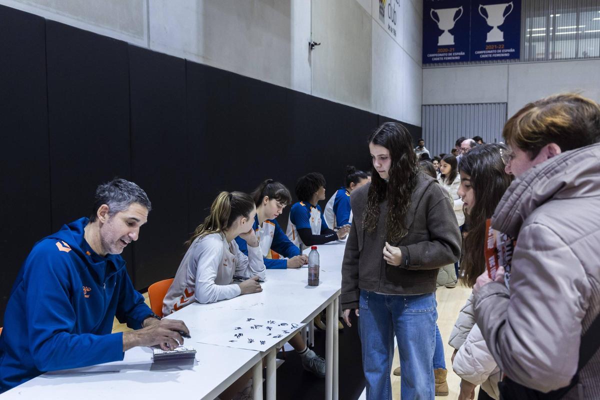 Búscate en el entrenamiento del Valencia Basket Búscate en el entrenamiento del Valencia Basket