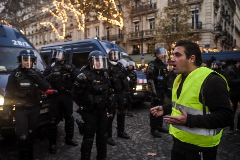 Los ''chalecos amarillos'' protestan en Francia