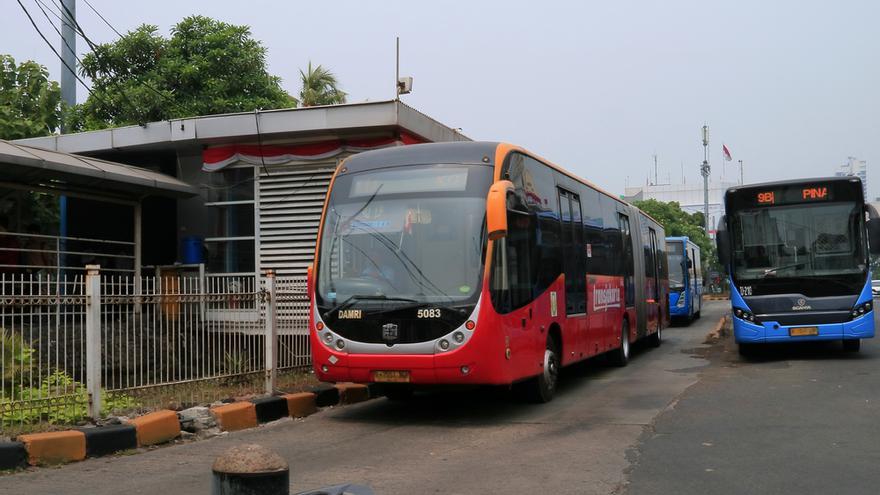 Autobús en Indonesia.