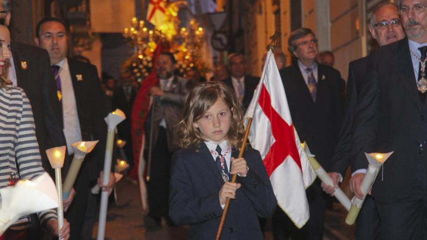 Sant Jordiet, Juan Anduix, y detrás la imagen del patrón que ha sido trasladada hasta Santa María.