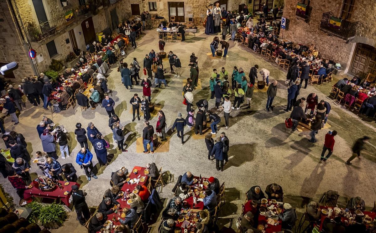 L'ambient a la plaça Major de Capmany