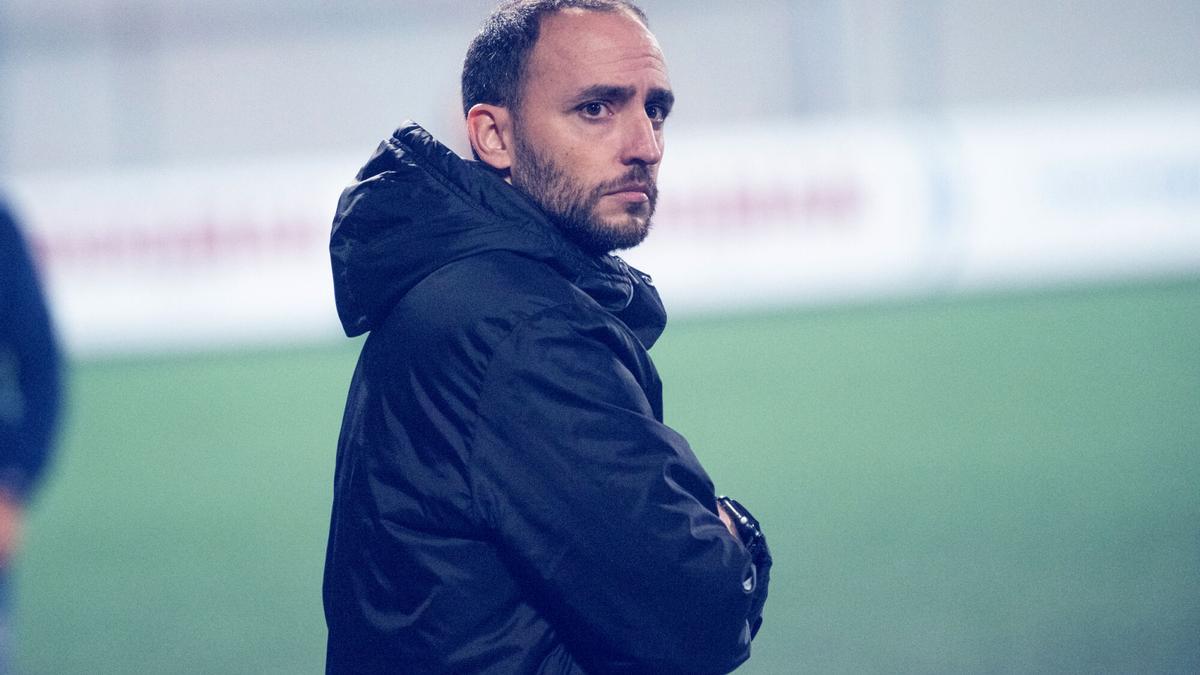 Pablo Acebal, entrenador del Langreo. FUTBOL