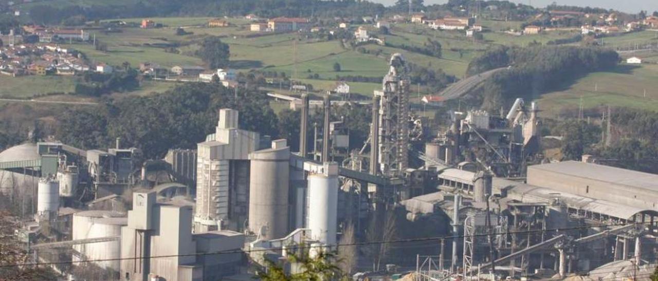 Planta cementera de Aboño, una de las asturianas.