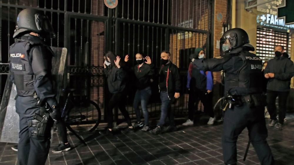 Cargas policiales y mucha tensión en Valencia por