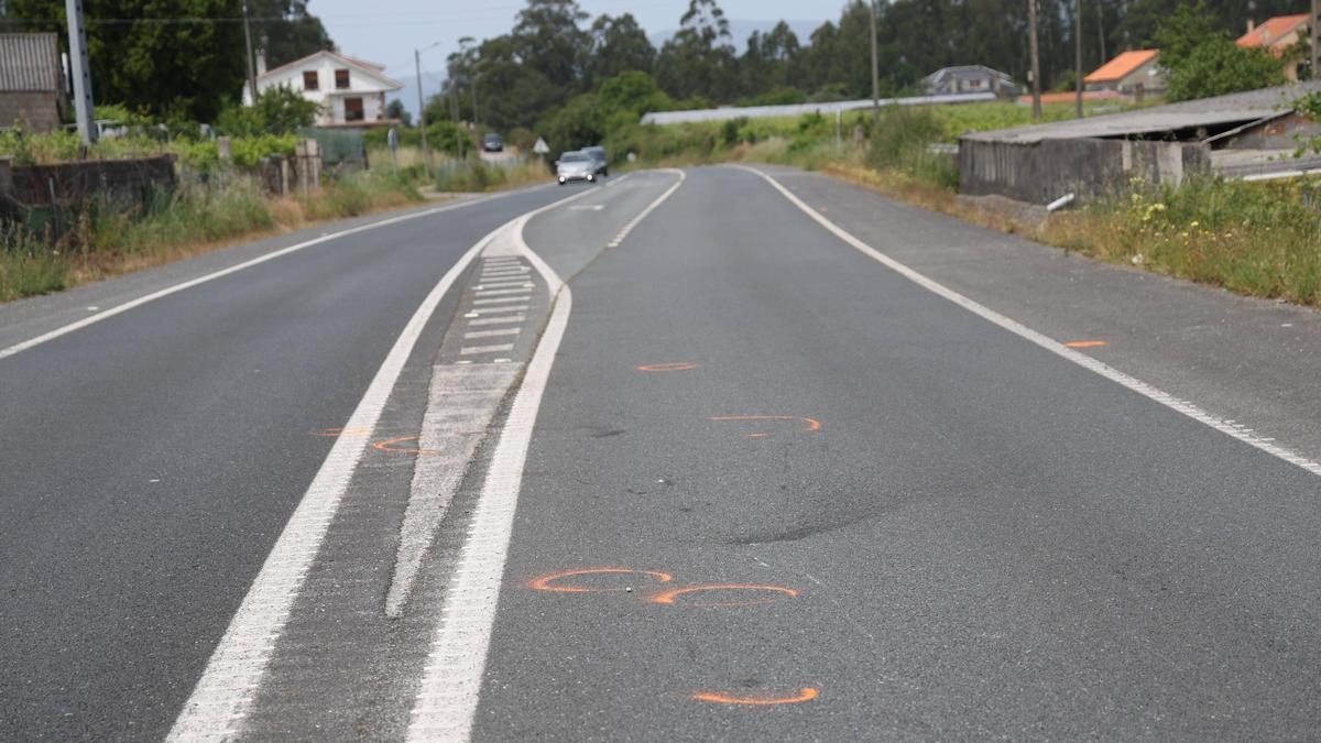 La Guardia Civil realizó marcas en la zona del atropello.