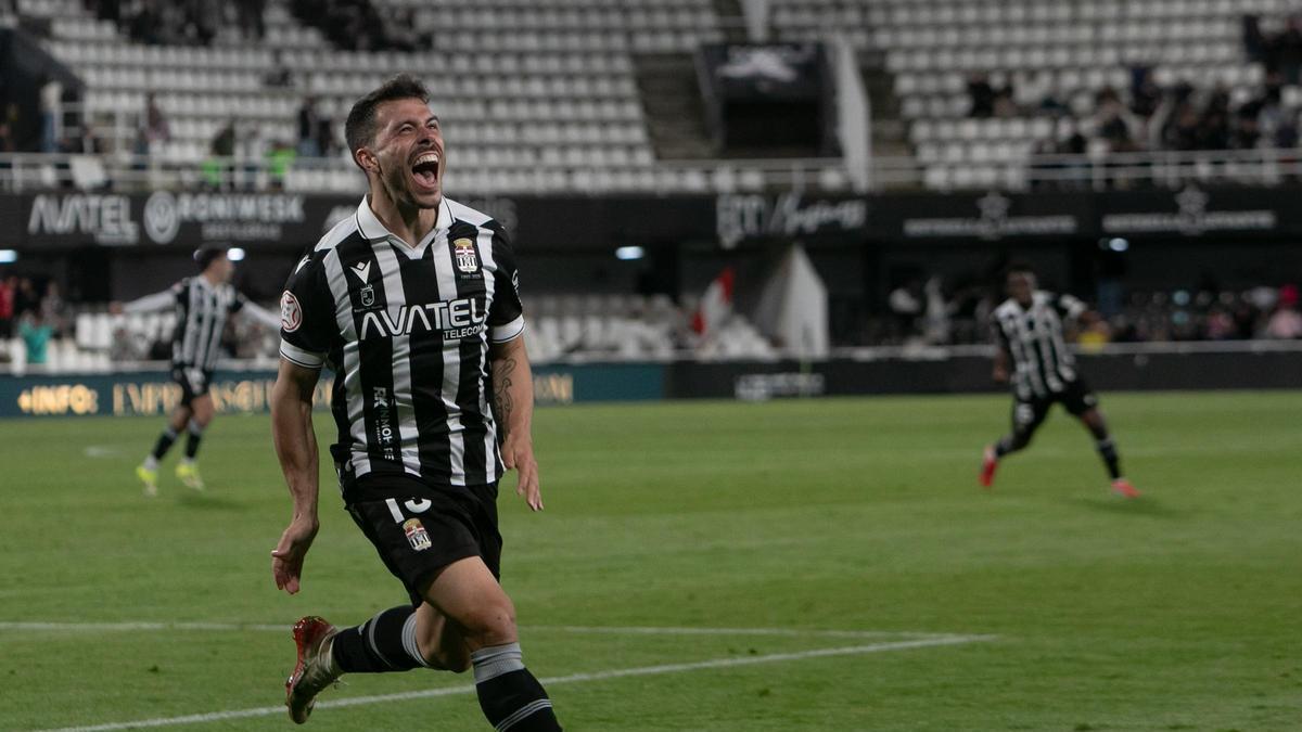 La victoria 'in extremis' del FC Cartagena frente al Sanluqueño, en imágenes