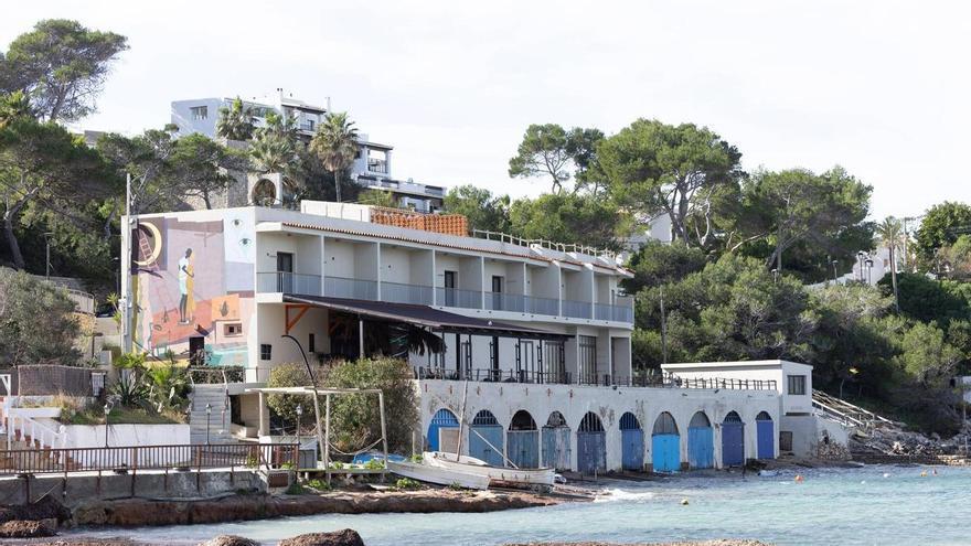 La Audiencia Nacional ordena la demolición de once casetas varadero y la terraza de un hostal en Portinatx