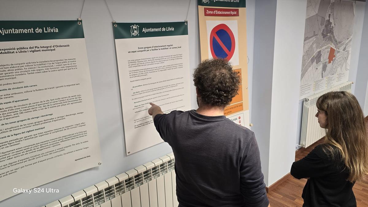 La mostra exposada a l’ajuntament amb els projectes viaris