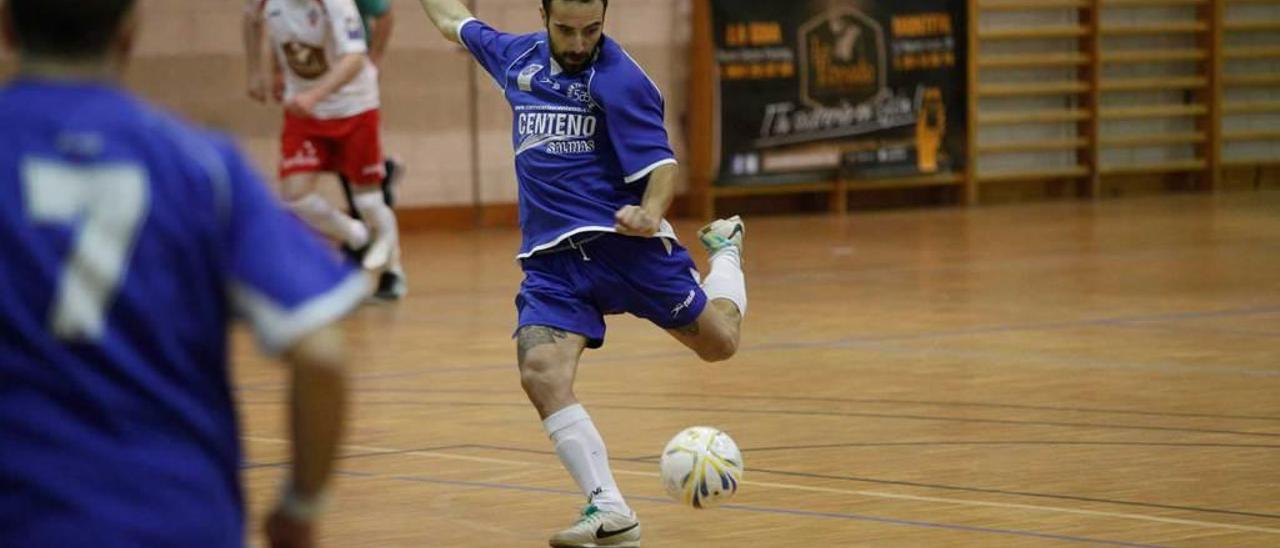 Un jugador del Cinco As, en la presente campaña.