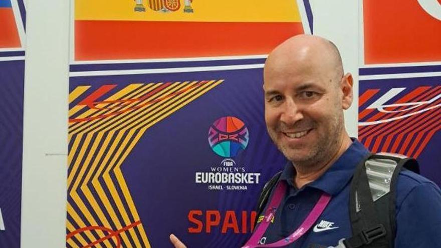 Jordi Aragonés se cuelga la medalla de plata en el Eurobasket de Eslovenia