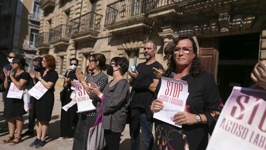 La directora cesada de la Escuela de Arte opta de nuevo a gobernar el centro