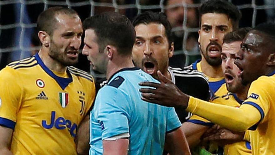 Buffon al árbitro: &quot;No eres un hombre&quot;