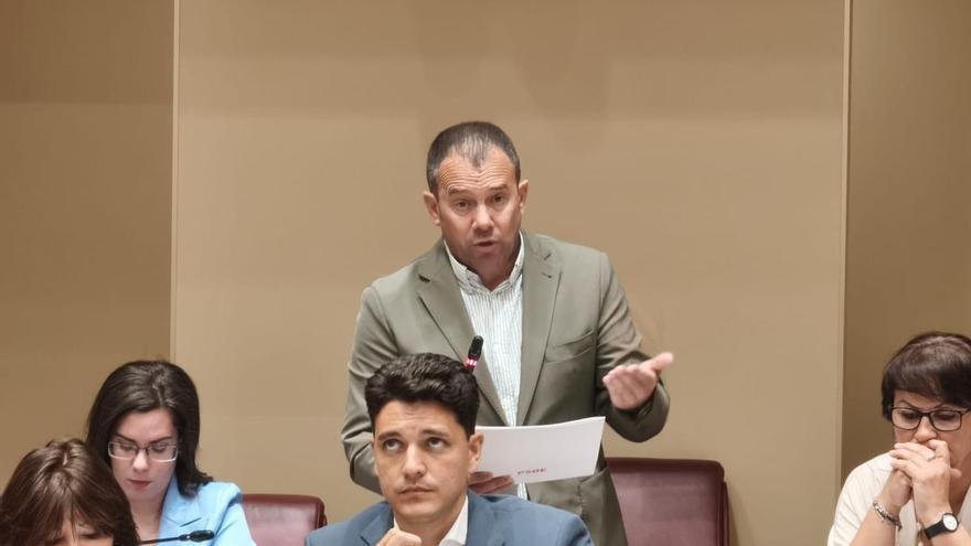 La oposición y el sector agrario elevan la presión sobre la Comunidad por la enfermedad de los cítricos