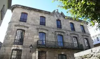 Los Franco, obligados a abrir la casa Cornide cuatro días al mes tras su declaración BIC