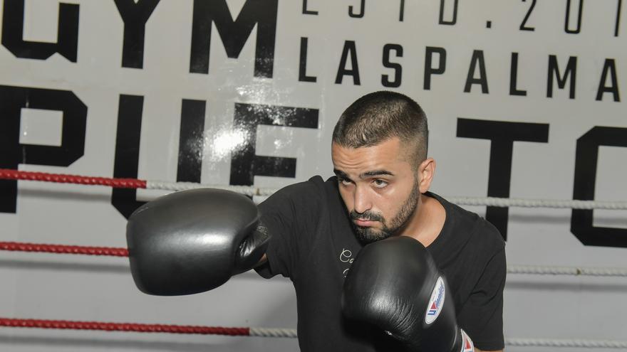 El ex aspirante al mundial de boxeo Samuel Carmona