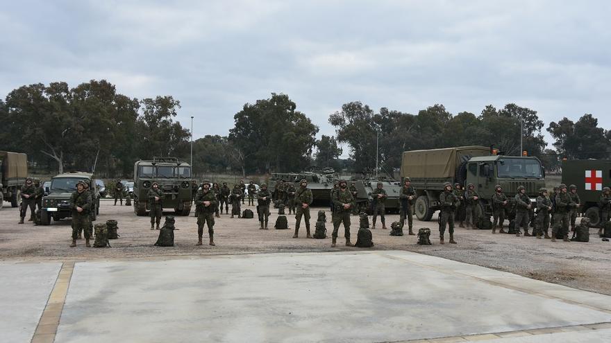 Formación de una unidad en la base militar de Cerro Muriano.