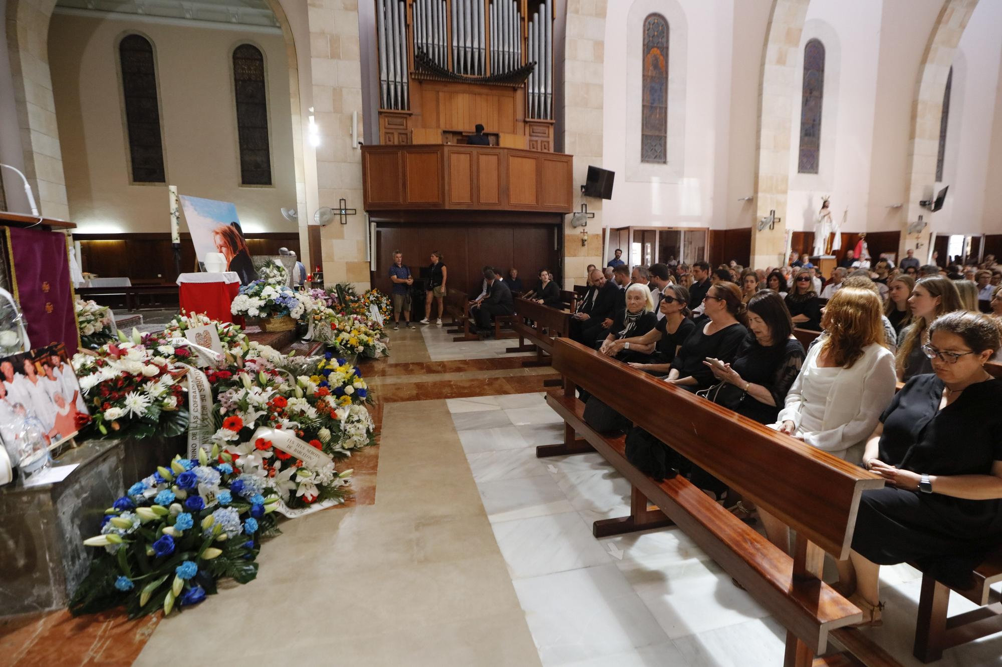 Galería de imágenes del funeral de la exalcaldesa de Vila Virginia Marí