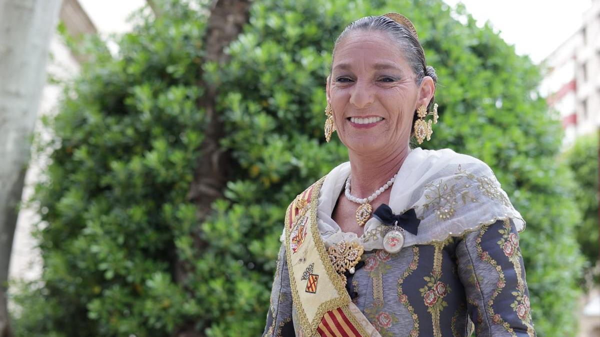 Paqui Vallés,  presidenta de la Junta Local Fallera de Alzira: "Lo que más me ha dolido es la poca empatía de la gente, ha sido muy difícil aguantar esa presión"