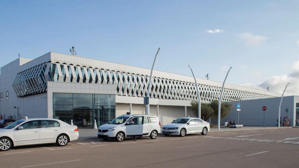 El aeropuerto de Castellón reunirá a profesionales del sector aeronáutico en una jornada el 23 de noviembre. | INFORMACIÓN