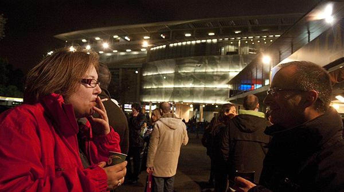 El primer partit sense tabac al Camp Nou.