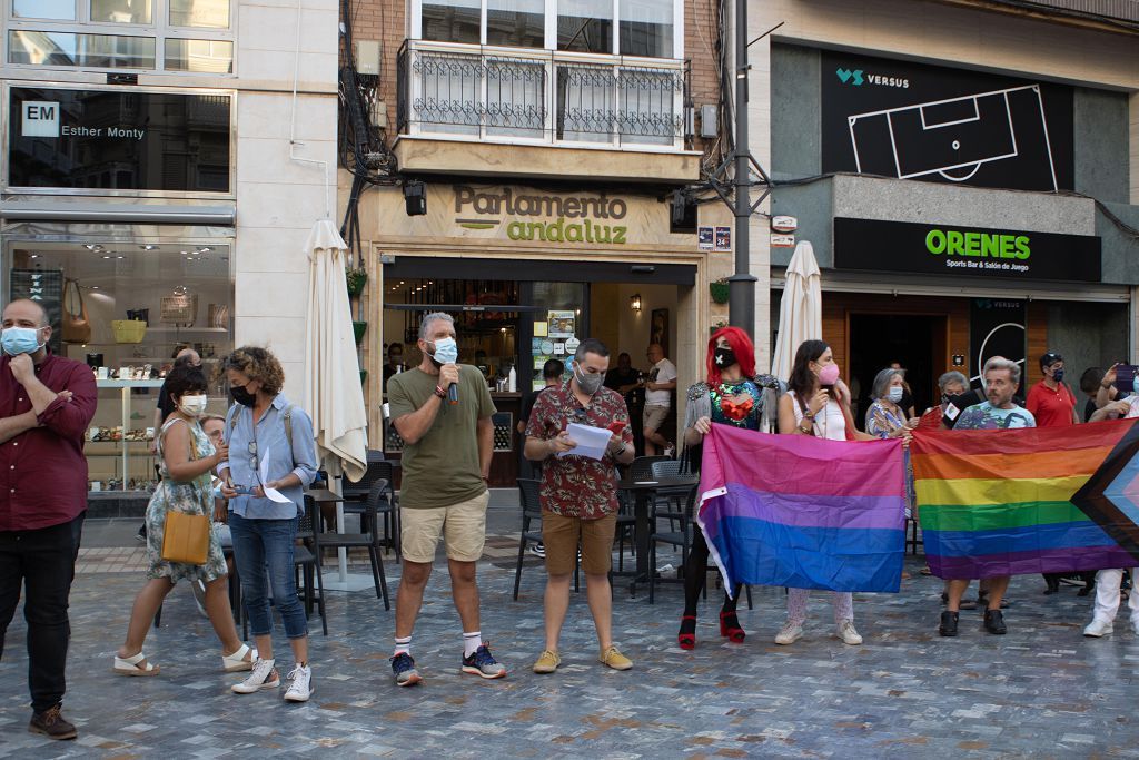 Imágenes de la protesta contra la LGTBI fobia en Cartagena