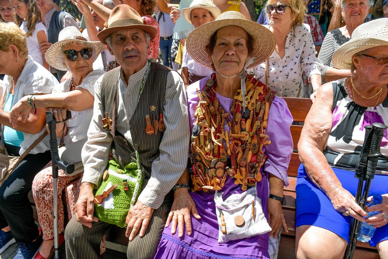 Una romería con bikini en Las Palmas de Gran Canaria