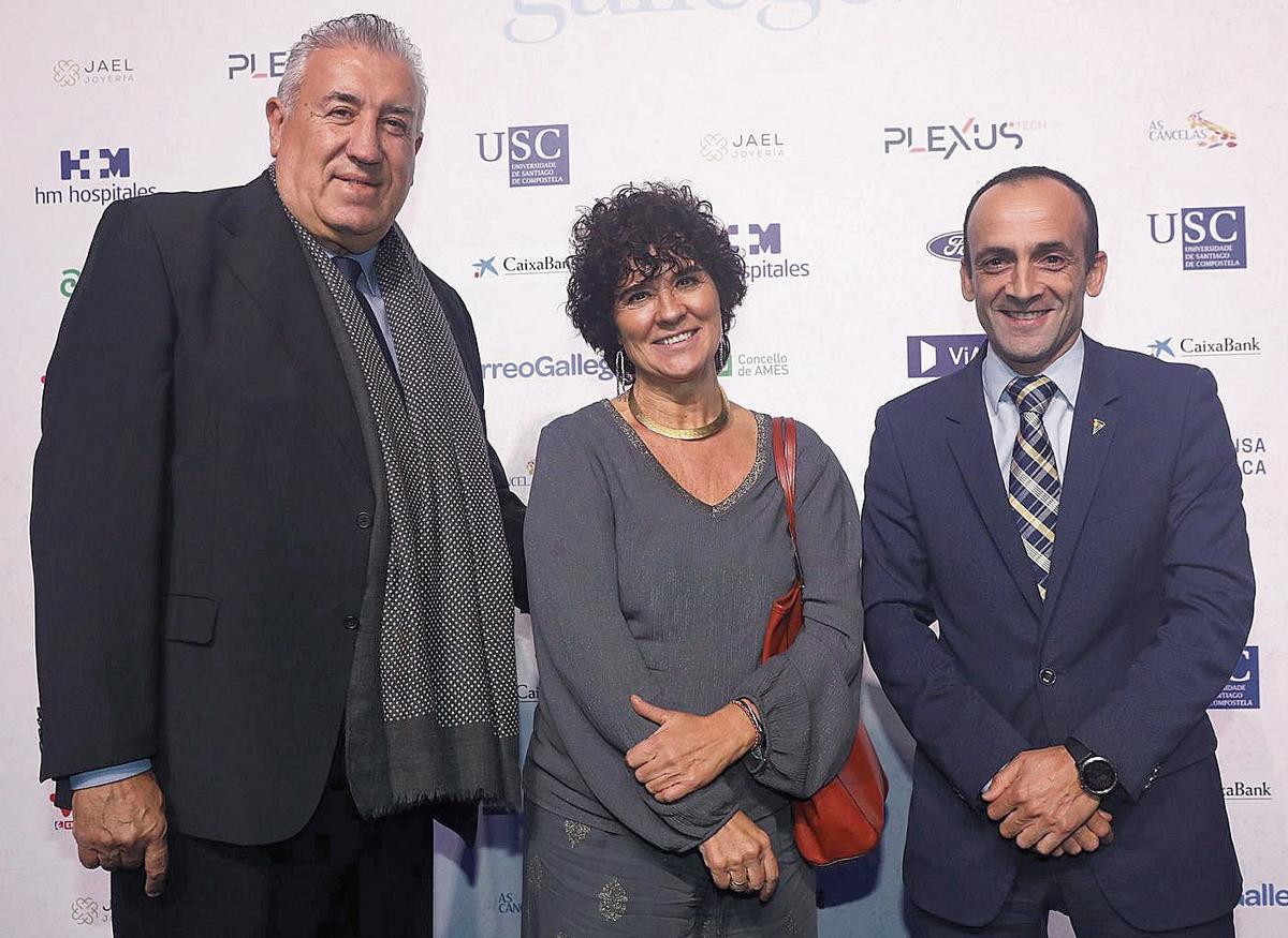 José Ramón Ferreiro, presidente del Grupo Breogán; Maite Gutiérrez, gerente de la Asociación Galega del Hidrógeno, y Francisco Barea, presidente de la Autoridad Portuaria de Ferrol-San Cibrao