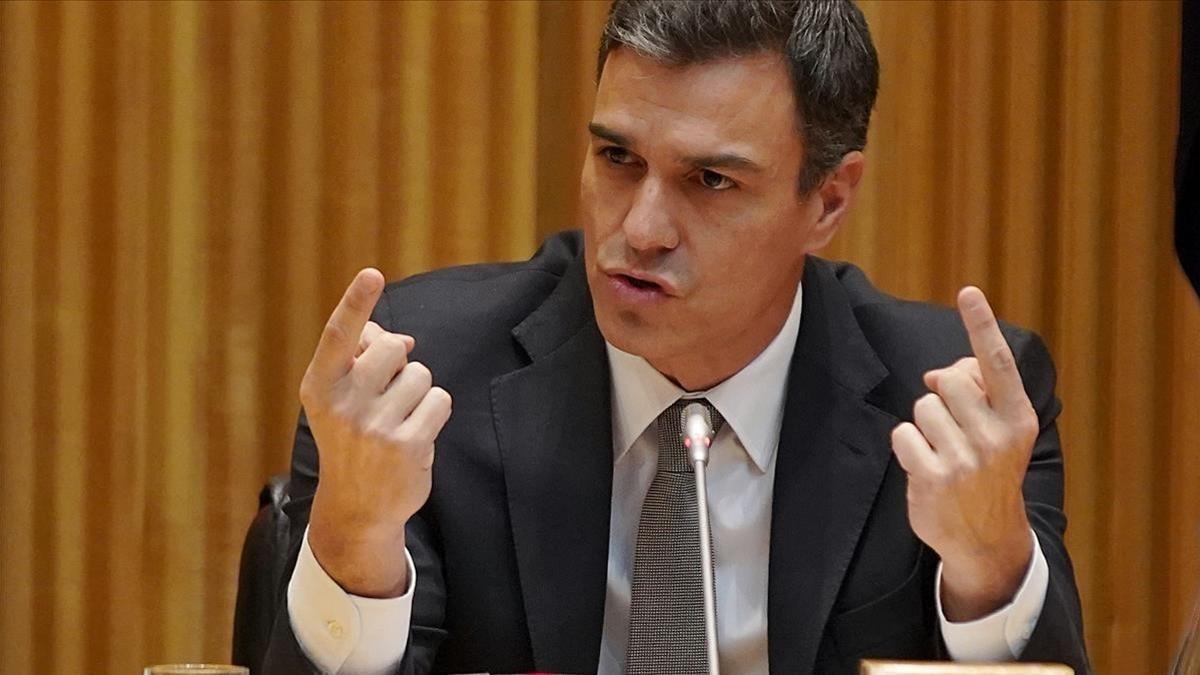 Pedro Sánchez durante la reunión del grupo parlamentario del PSOE.