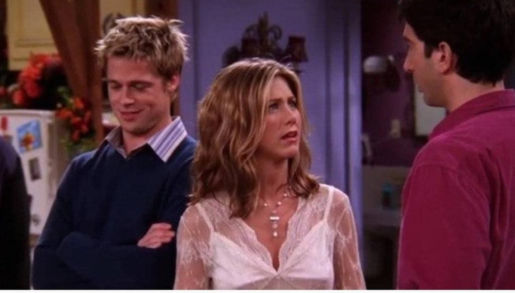 Brad Pitt y Jennifer Aniston en un capítulo de 'Friends'