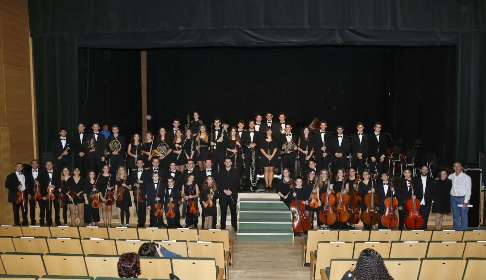 La gran afluencia de público obliga a la Joven Orquesta de Torrevieja a doblar su concierto en el Centro Cultural Virgen del Carmen