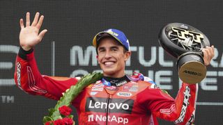 Marc Márquez, sobre su dura doble caída en Assen: "Como si me hubiesen cortado la mano"
