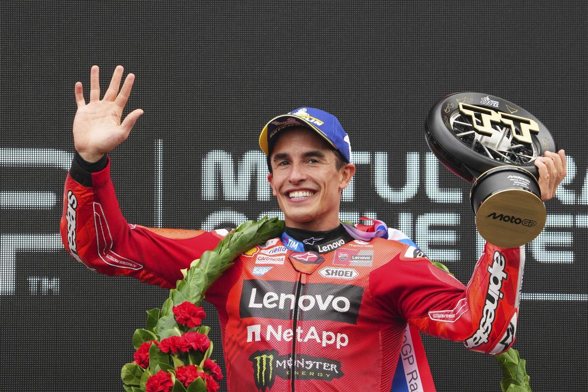 Marc Márquez, celebrando su victoria en Assen
