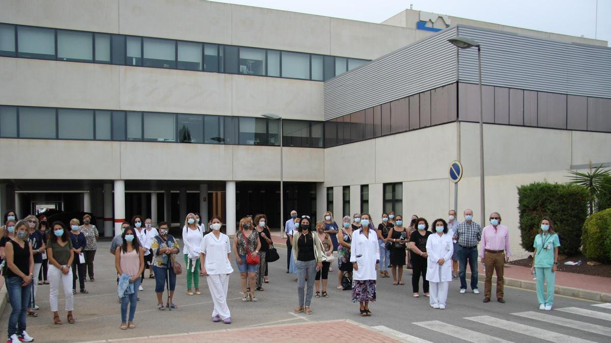 Una treintena de asociaciones y colectivos de pacientes respaldan a Ribera Salud y su gestión en el Departamento de Salud de Torrevieja