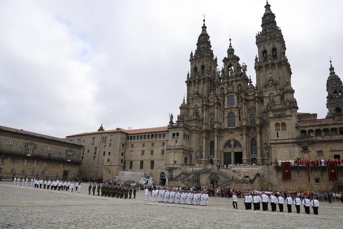El presidente del Parlamento de Galicia renueva la Ofrenda al Apóstol en Santiago como delegado regio El presidente del Parlamento de Galicia renueva la Ofrenda al Apóstol en Santiago como delegado regio