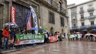 La defensa de la enseñanza pública toma Oviedo: "La huelga está sobre la mesa"
