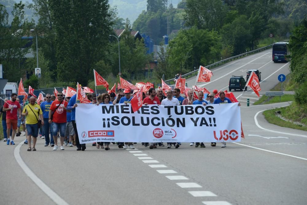 Marcha protesta de Mieres Tubos