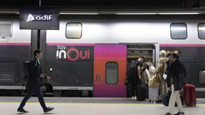 Classes de català gratis a bord d’un tren: aquesta és la iniciativa que ja funciona en viatges d’alta velocitat París-Barcelona