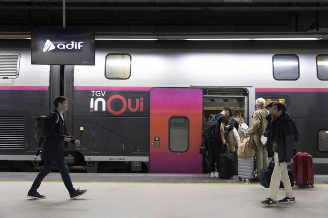 Classes de català gratis a bord d’un tren: aquesta és la iniciativa que ja funciona en viatges d’alta velocitat París-Barcelona
