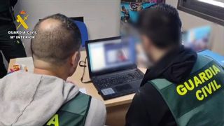 Pedófilos al acecho en internet: ojo con los chats nocturnos de los adolescentes