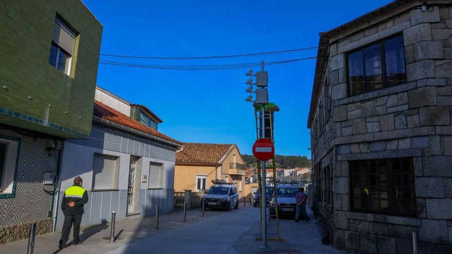El tráfico en la zona residencial decae un 30% de media en el centro de A Illa