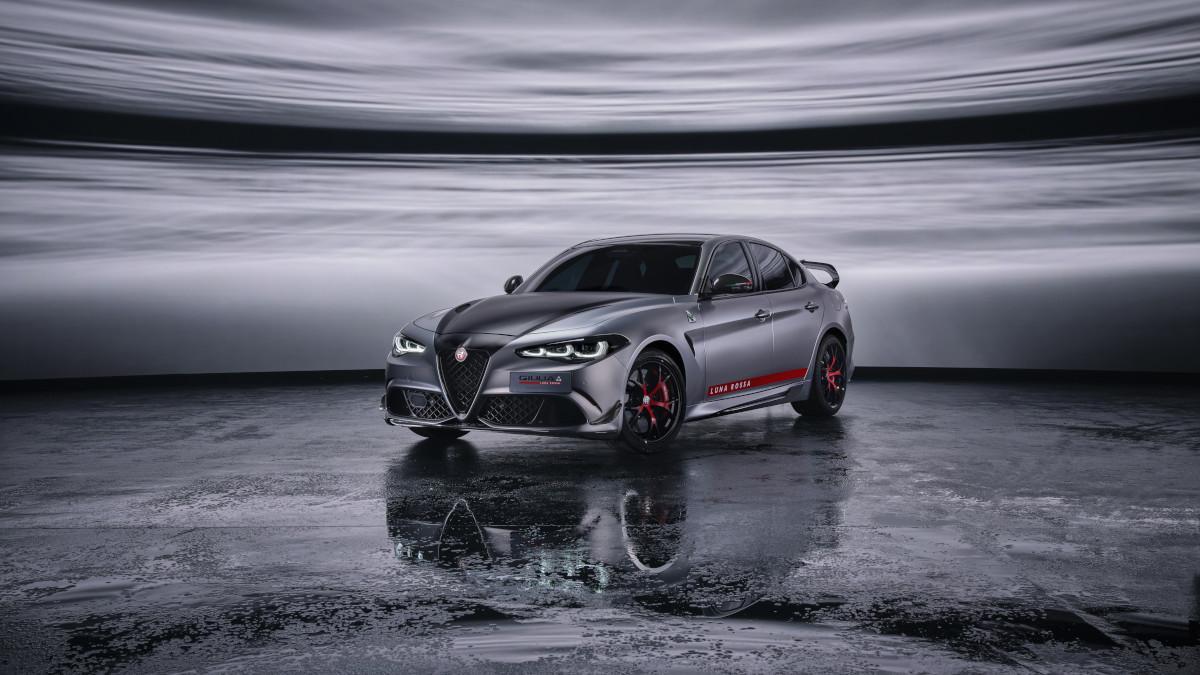 Alfa Romeo Giulia Quadrifoglio Luna Rossa