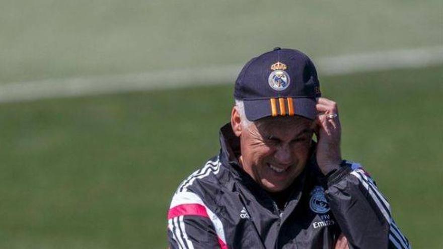 Ancelotti: &quot;Sigo pensando en ser el entrenador del Madrid hasta que no me comuniquen lo contrario&quot;