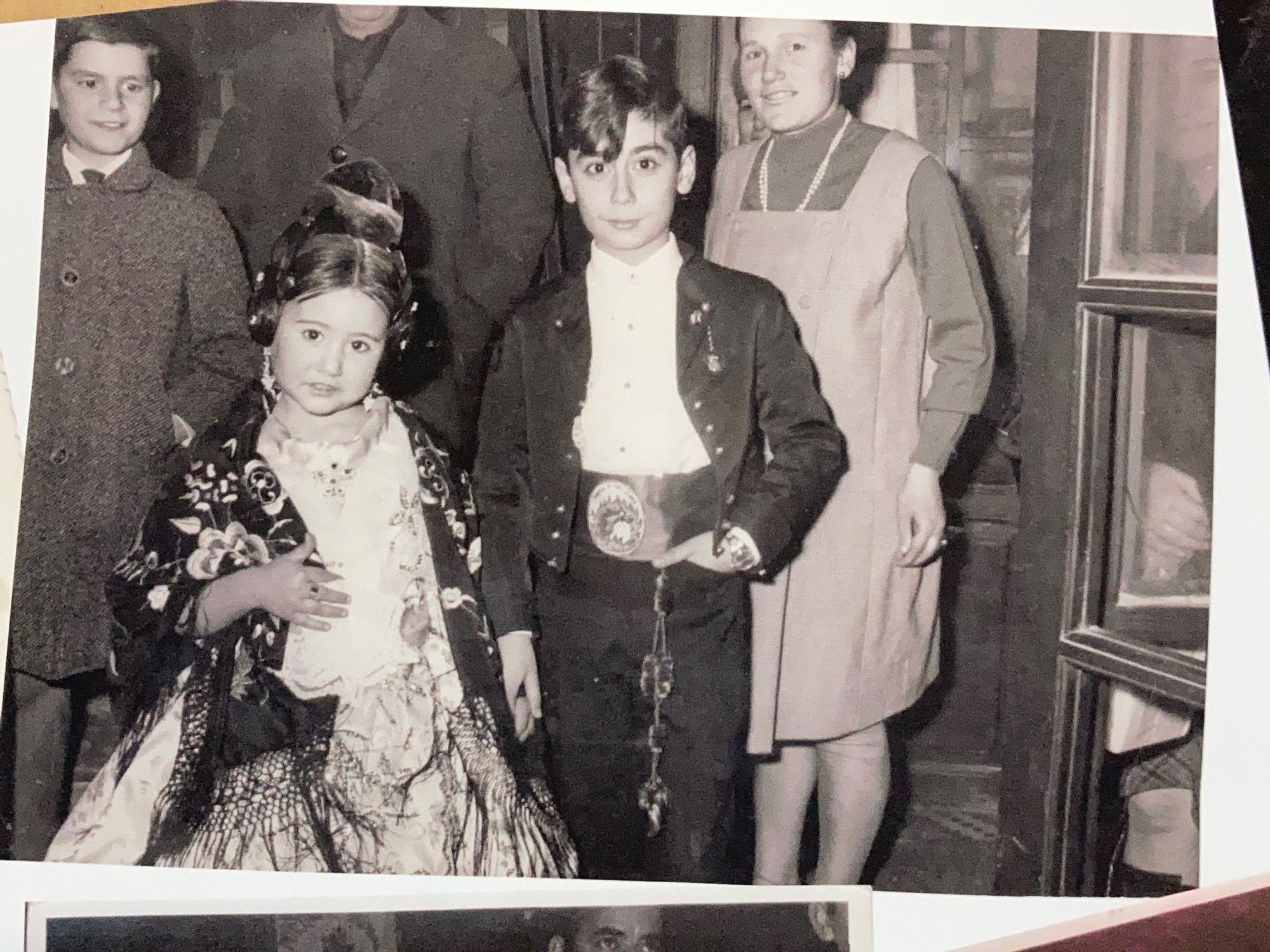 Exposición e inauguración de los 100 años de la falla Portal de Valldigna-Salinas