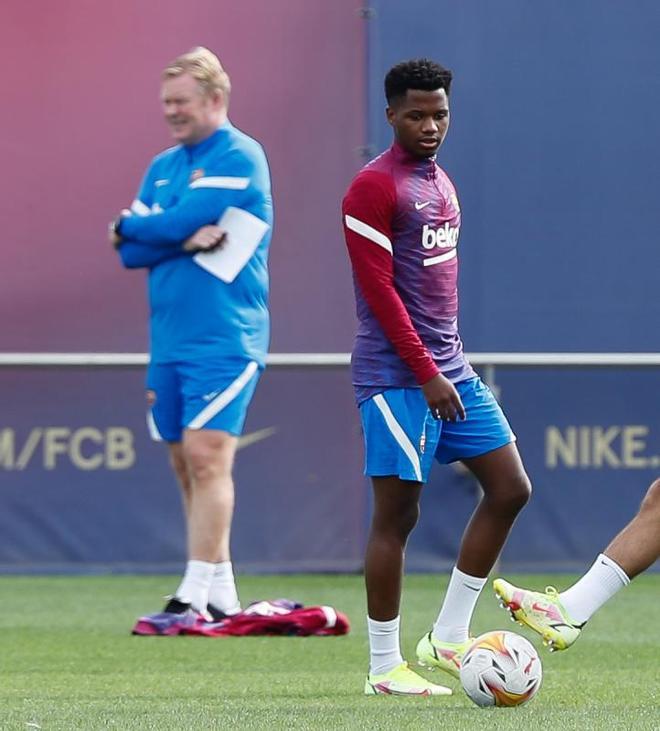 ¡El entrenamiento previo del Barça al comunicado de Koeman!