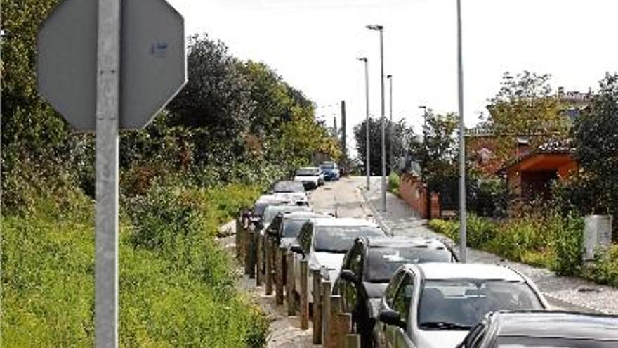 Recullen més de 200 firmes perquè el bus arribi a la part alta del carrer Puigsacalm