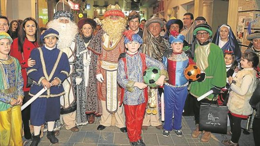 Montilla despide las fiestas navideñas con la tradicional Cabalgata de Reyes