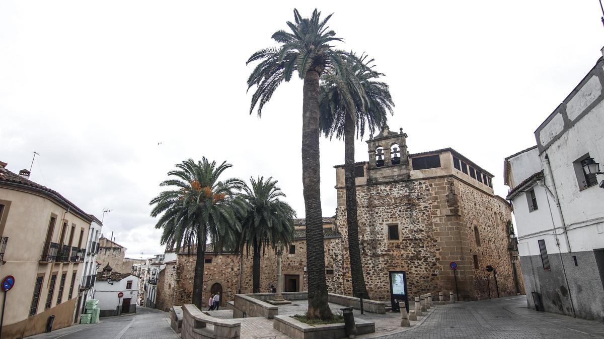 Plaza de Santa Clara, uno de los espacios del casco viejo donde se podrán repartir el más de millón de euros que se destina para la rehabilitación de viviendas.